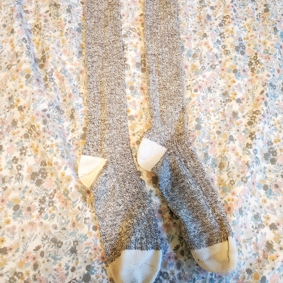 Knee/thigh-high socks - Picture 2 of 3